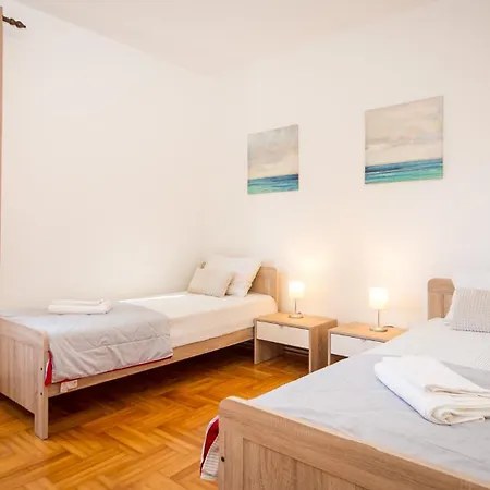 Luce Apartment *
