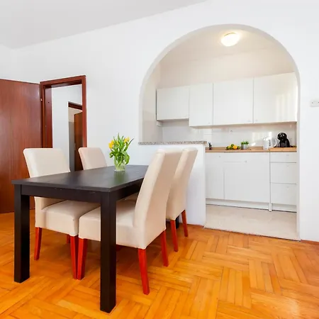 Luce Apartment *